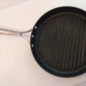 Calphalon Grill – Panini 12-Inch Ridged Round Pan Nonstick